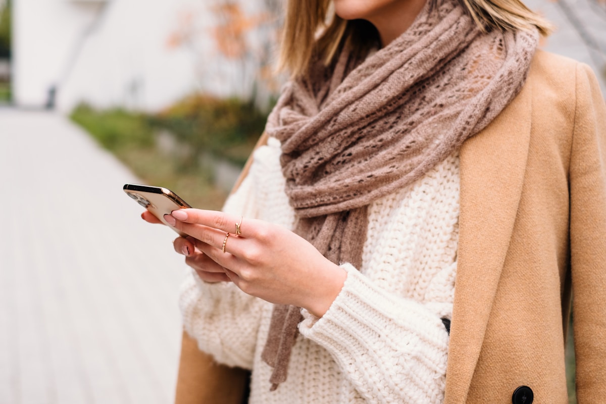 ai彼女無料-比較するスマートフォン画面